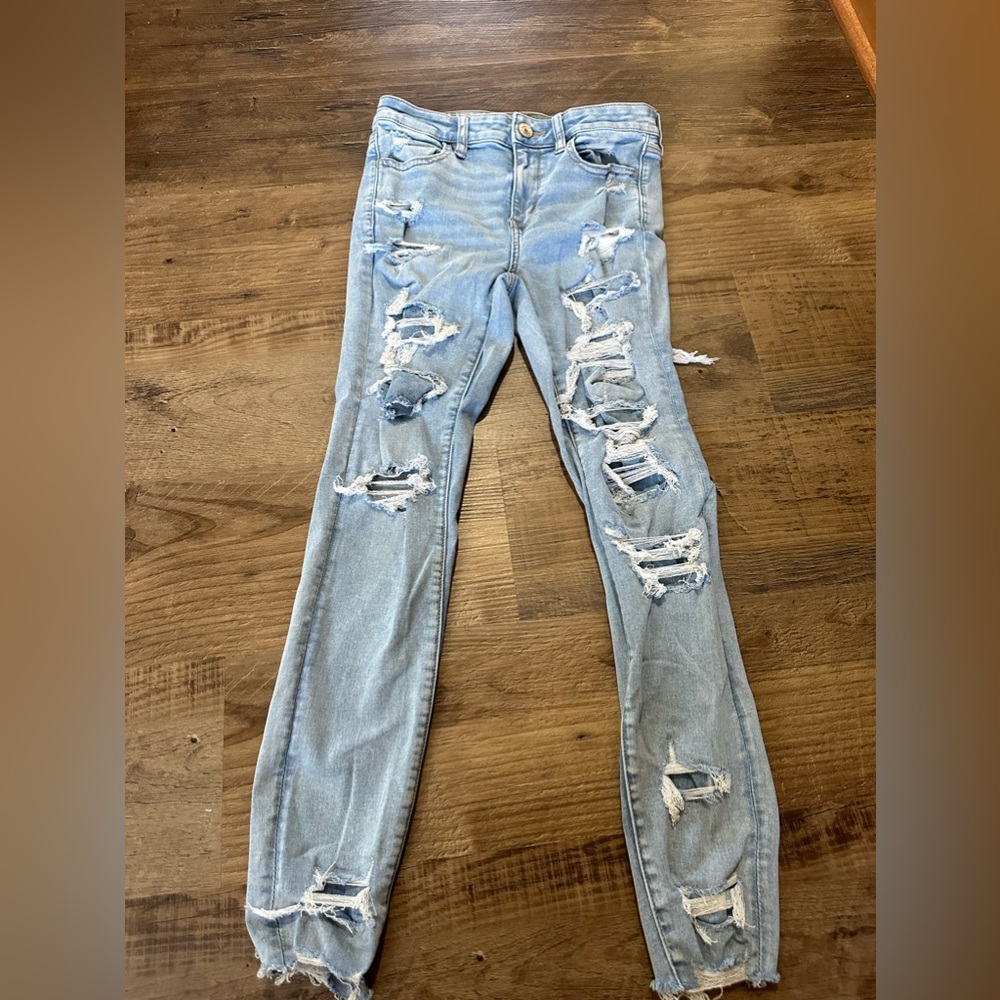 American Eagle Women’s Ripped Skinny Jeans